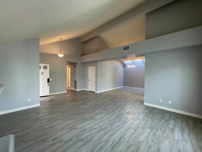 Building Photo - Bernardo Village: Single-level 3 bedroom, ...