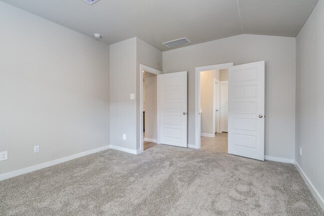 Building Photo - 17877 Stone Ter Ct