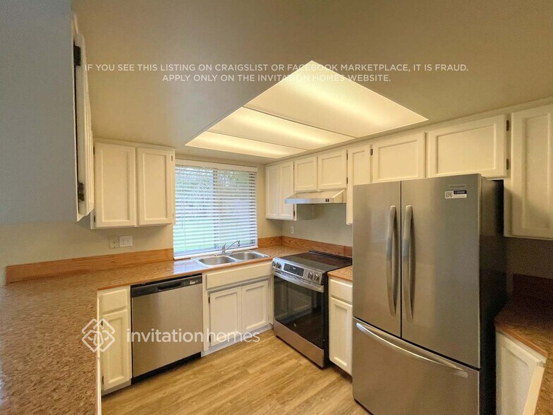 Building Photo - 13712 SE 170th St