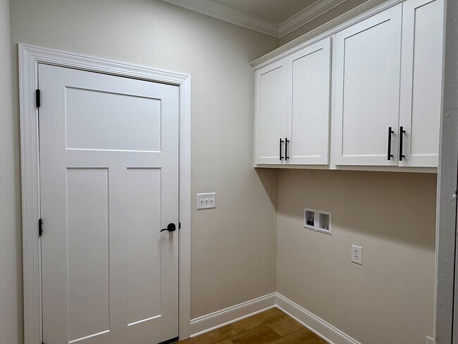 Building Photo - Short term Rental Home!