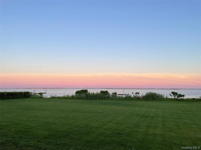 Building Photo - 40 Tuthill Point Rd