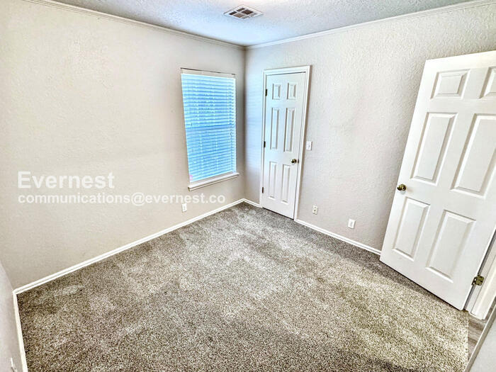 Building Photo - 1201 W 112th St