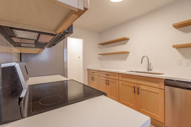 Building Photo - Crowne Pointe Apartment Homes