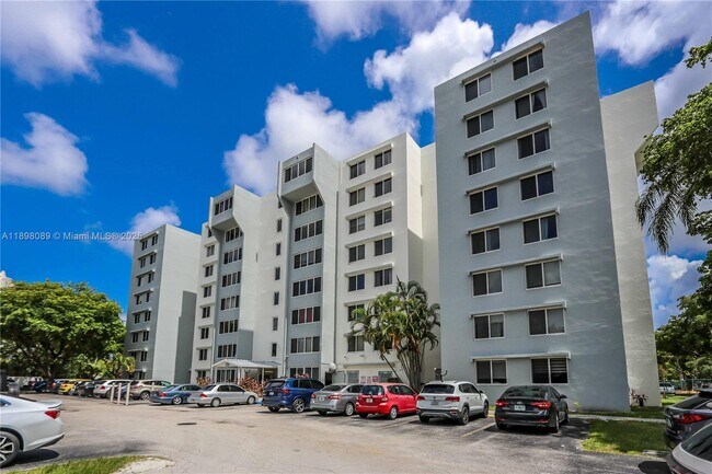 Building Photo - 9001 SW 77th Ave