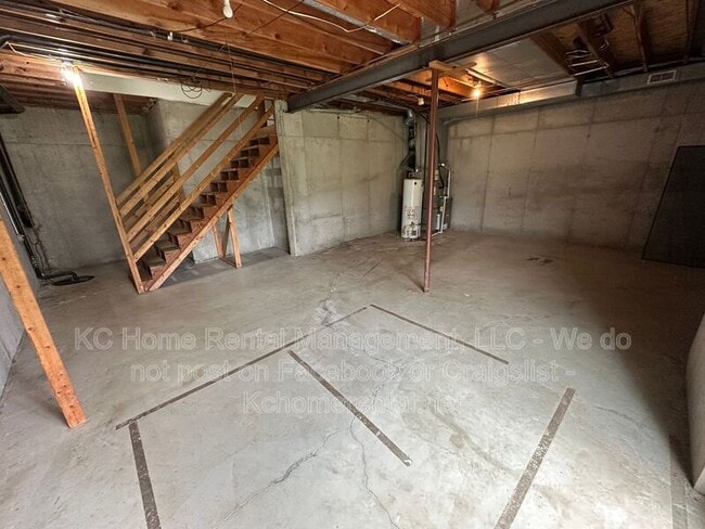 Building Photo - 6633 W 151st Pl