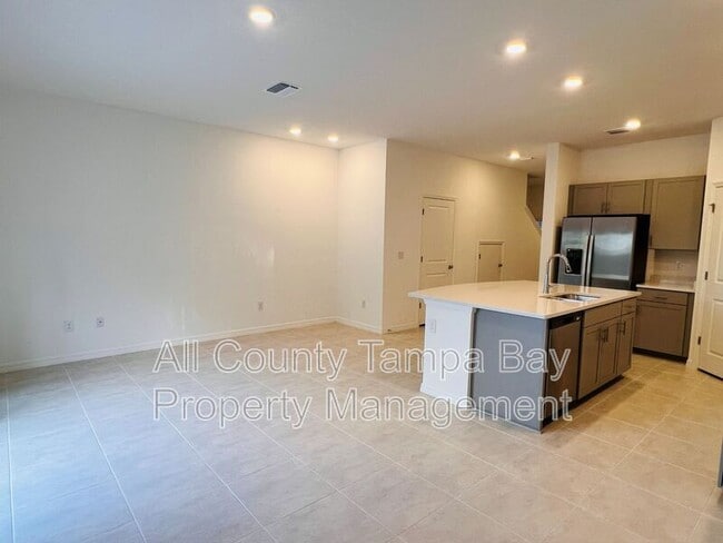 Building Photo - 2187 Hallier Cv