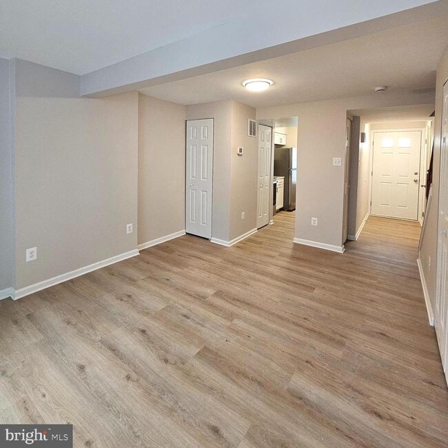 Building Photo - 8473 Aurora Ct