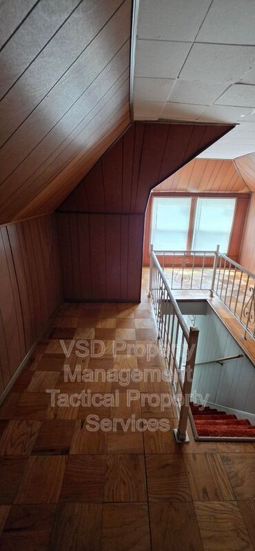 Building Photo - 8204 Vineyard Ave