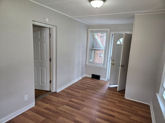 Building Photo - 6415 Perry Dr