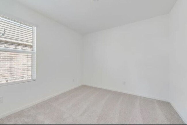 Building Photo - For Rent: Beautiful 4-Bedroom Home in Sherman, TX