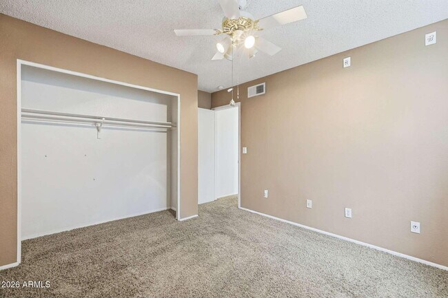 Building Photo - 1805 W Curry Dr