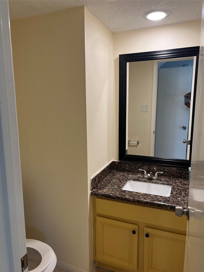 Building Photo - 12810 Ashford Meadow Dr