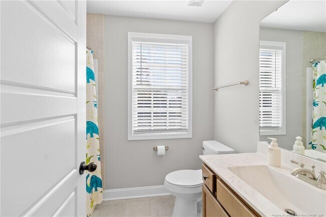 Building Photo - 101 E 6th Ave