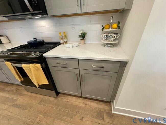 Building Photo - 6900 Sunrise Oasis Ln