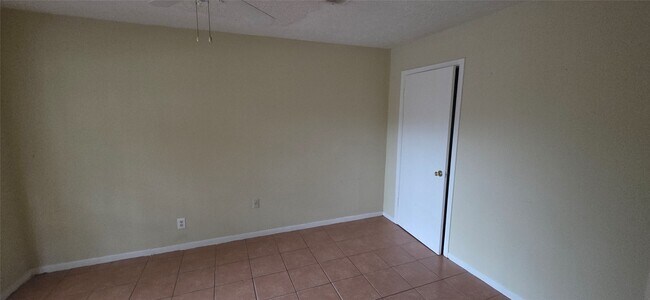 Building Photo - 1018 Forestburg Dr