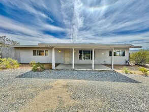 Building Photo - Coming Soon! 2 bedroom 1 bath