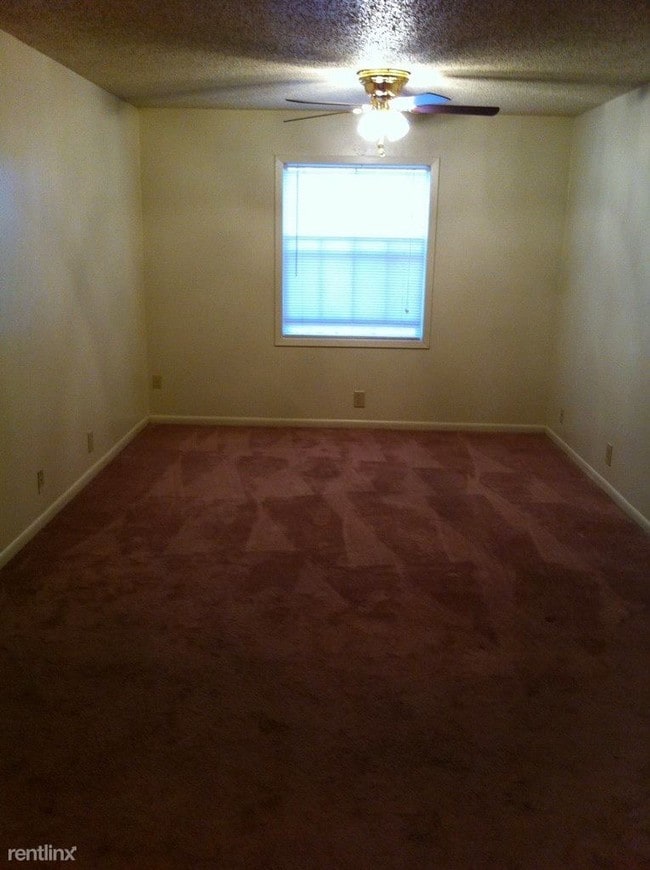 Building Photo - 1615 Wellerman Rd