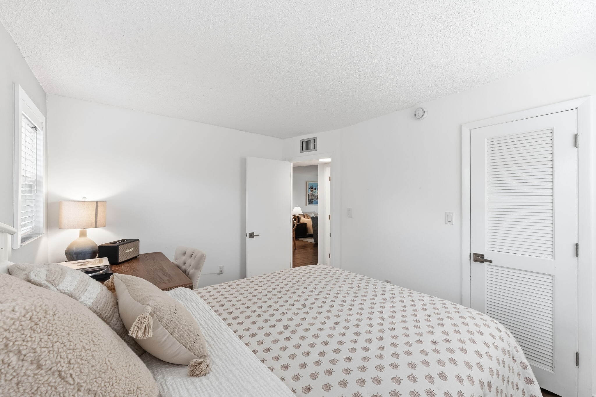 Building Photo - 300 Forest Lakes Blvd