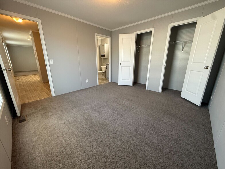 Building Photo - 12211 St Michel Ave