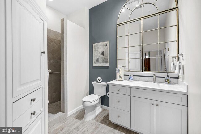 Building Photo - 4951 Brenman Park Dr