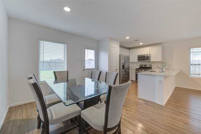 Building Photo - 3110-3110 Spanish Oak Ln