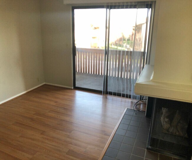 Building Photo - Cute Condo For Rent in Cottonwood Heights!