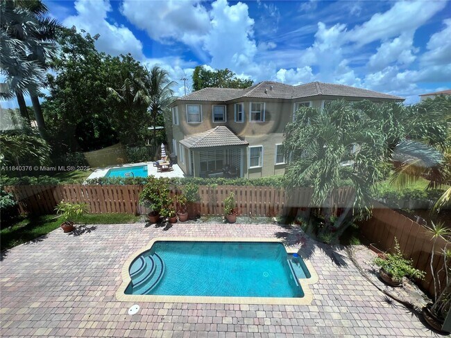 Building Photo - 8034 NW 111th Ct