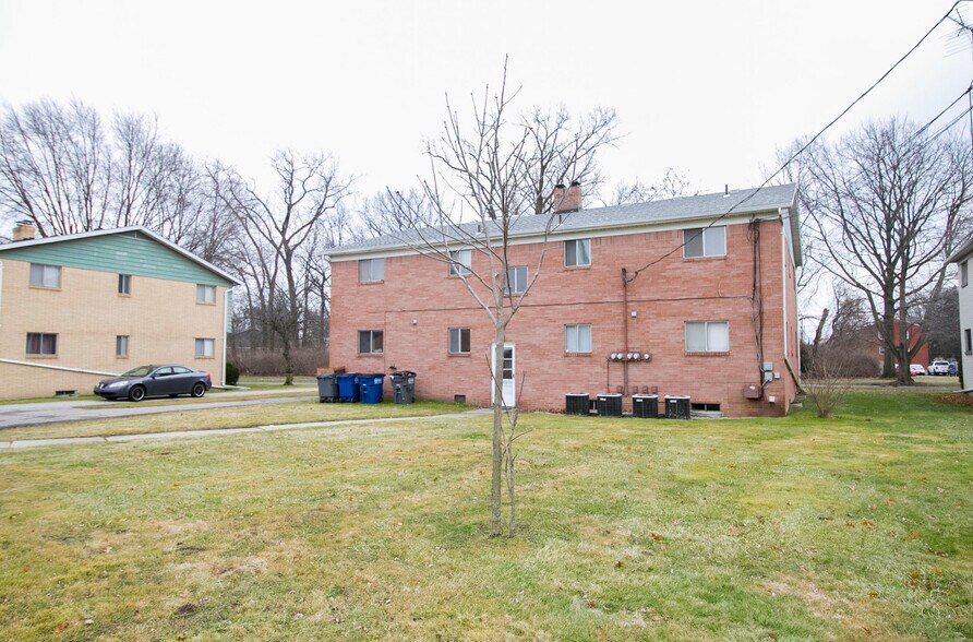 Building Photo - 3036 Carskaddon Ave