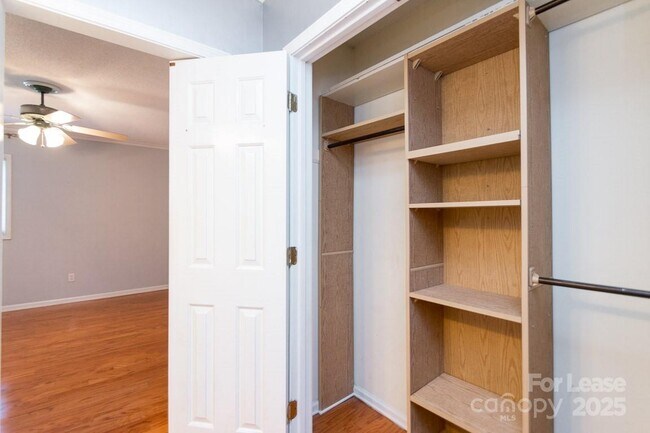 Building Photo - 140 Lake Concord Rd NE