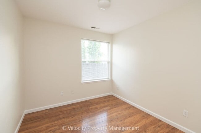 Building Photo - Remodel SW Redmond Home