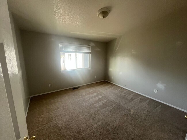 Building Photo - Bright & Updated 3-Bed, 2-Bath Home with Private Fenced Yard – No Rear Neighbors!!