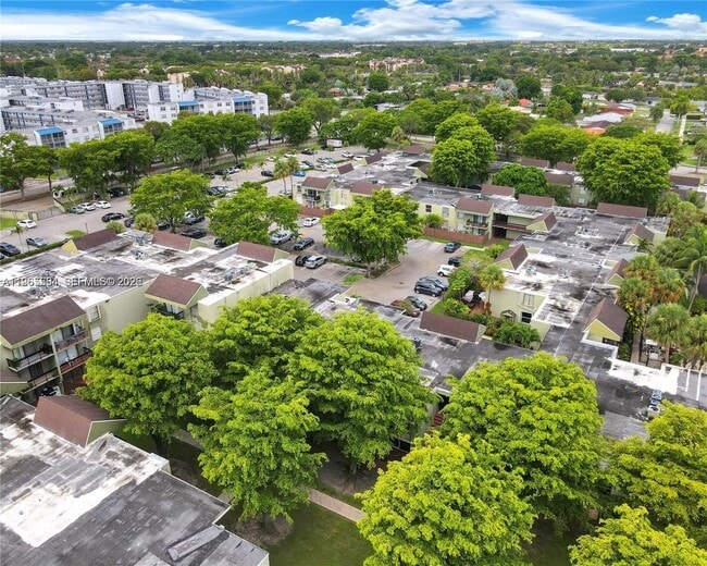 Building Photo - 8309 SW 142nd Ave