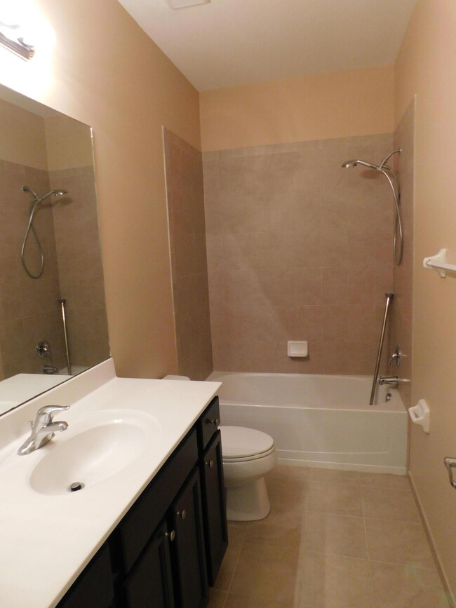 Building Photo - 9516 SW Merlin Ct