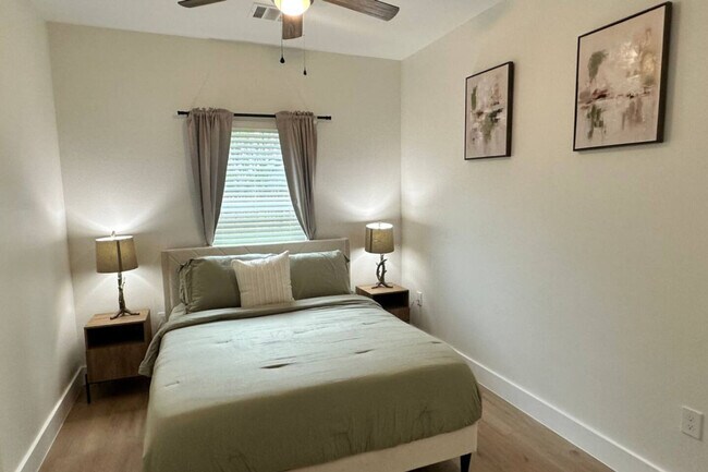 Building Photo - 929 Marjorie St