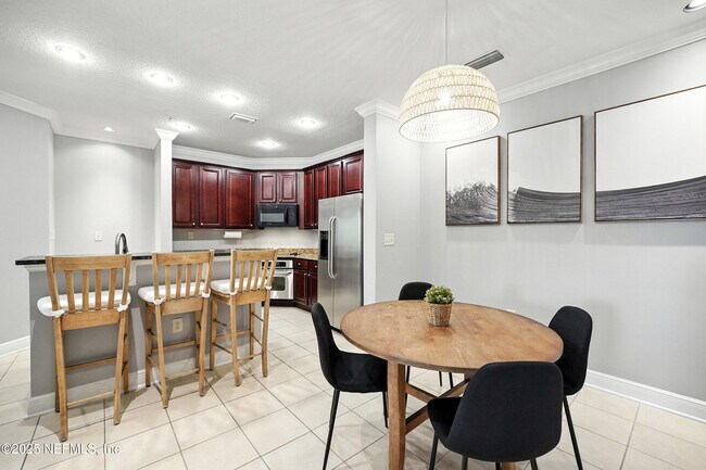 Building Photo - 4300 S Beach Pkwy