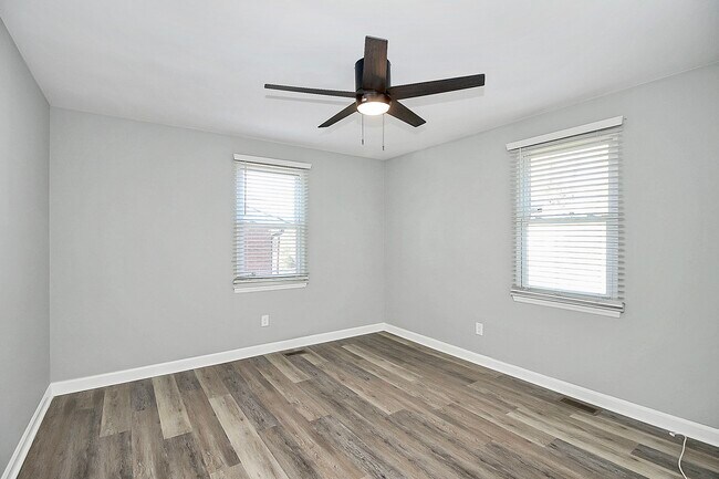 Building Photo - 2921 Ravencroft Dr