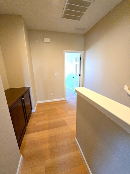 3rd Floor Common area, Linen closet - 5962 Lugano Via