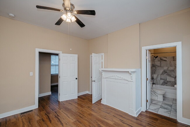 Building Photo - Renovated 2 Bed 2 Bath Charleston Victorian Home