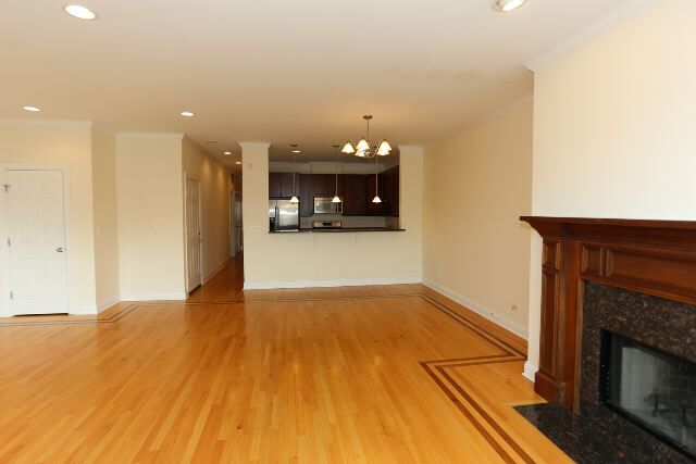 Building Photo - 1724 W Belmont Ave