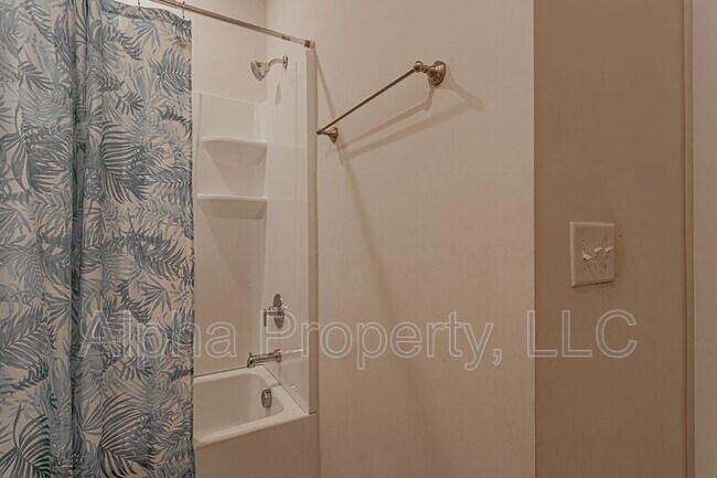 Building Photo - 126 Pewter Cir