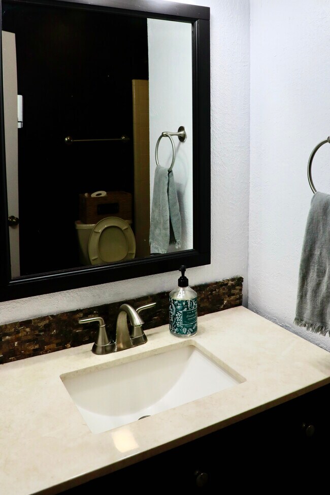 Building Photo - Founders Hill Haile Plantation