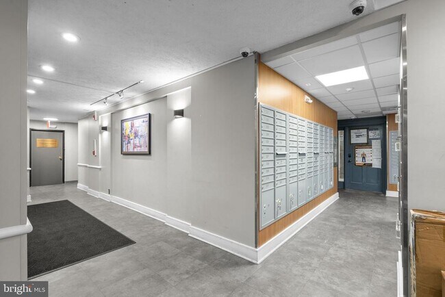 Building Photo - 1420 N St NW