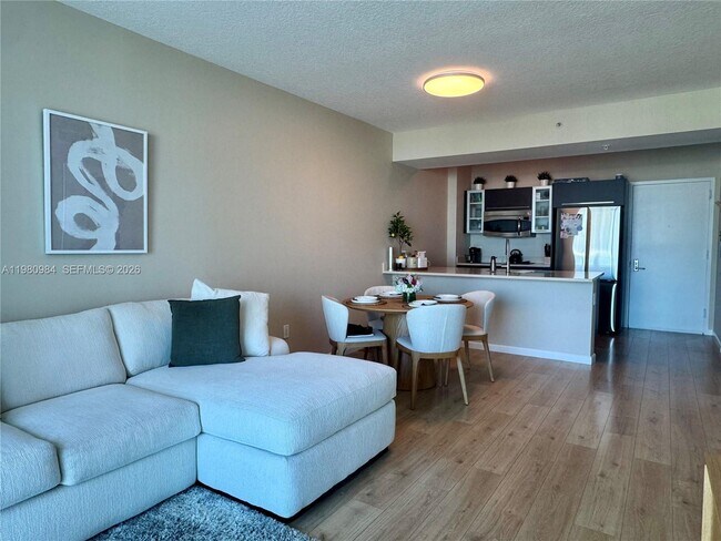 Building Photo - 333 NE 24th St