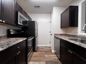 Building Photo - MILLEDGE PLACE A12