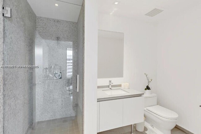 Building Photo - 88 SW 7th St