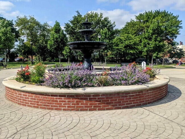 Building Photo - 96 Bowers St