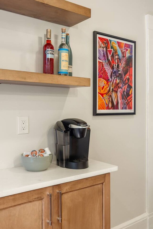 Building Photo - 1326 Broadway-SI ID1324946P