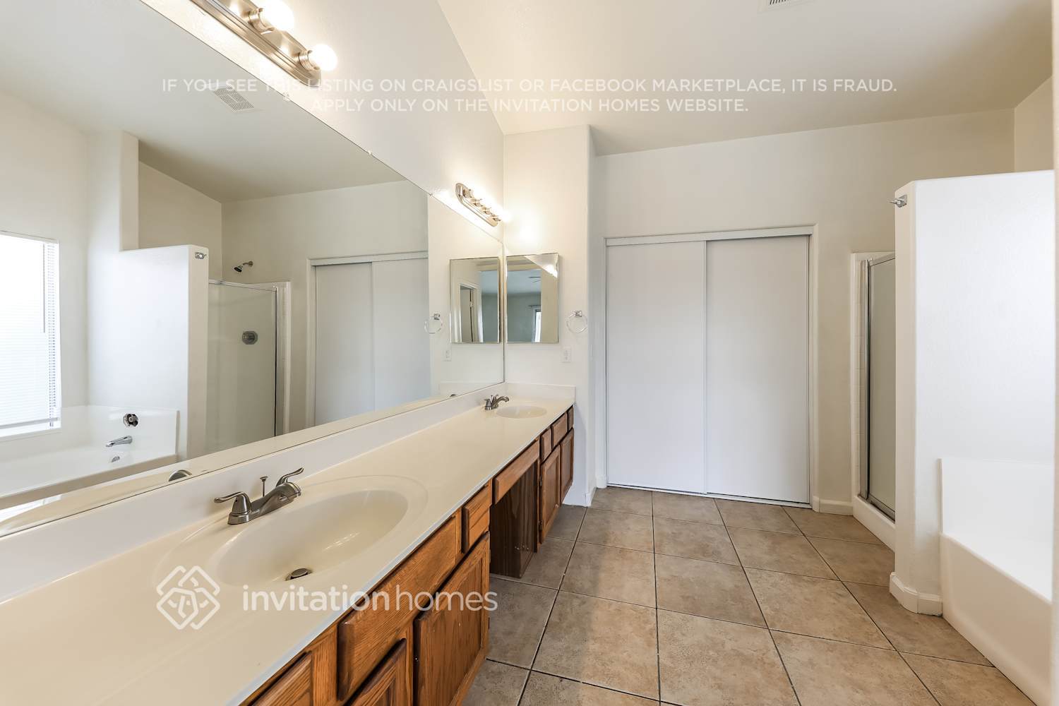 Building Photo - 6615 N 77th Dr