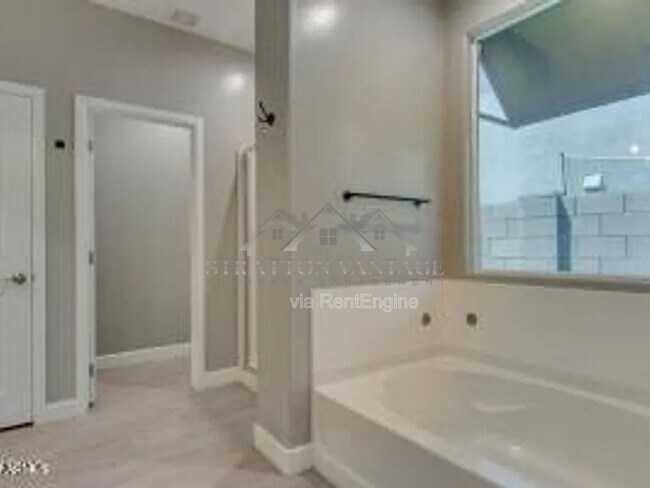 Building Photo - 37755 N Bentgrass Rd