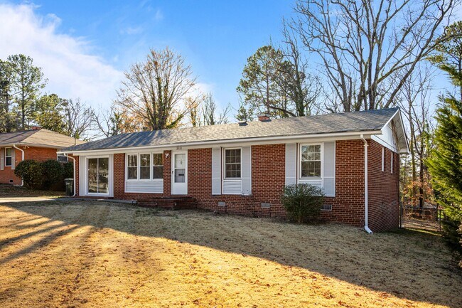 Building Photo - 2910 Kanewood Dr